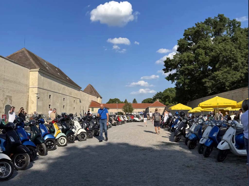 1. Wiener Vespa-image108