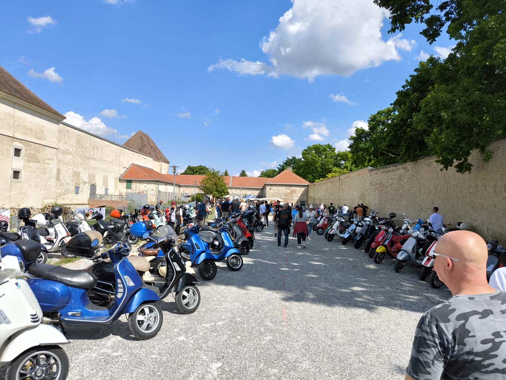 1. Wiener Vespa-image164